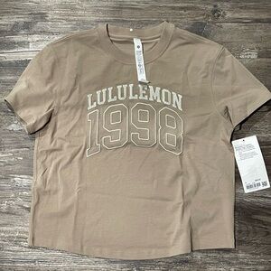Lululemon relaxed fit jersey top